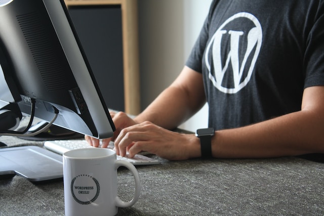 Wordpress adalah sebuah CMS untuk memudahkan pembuatan website